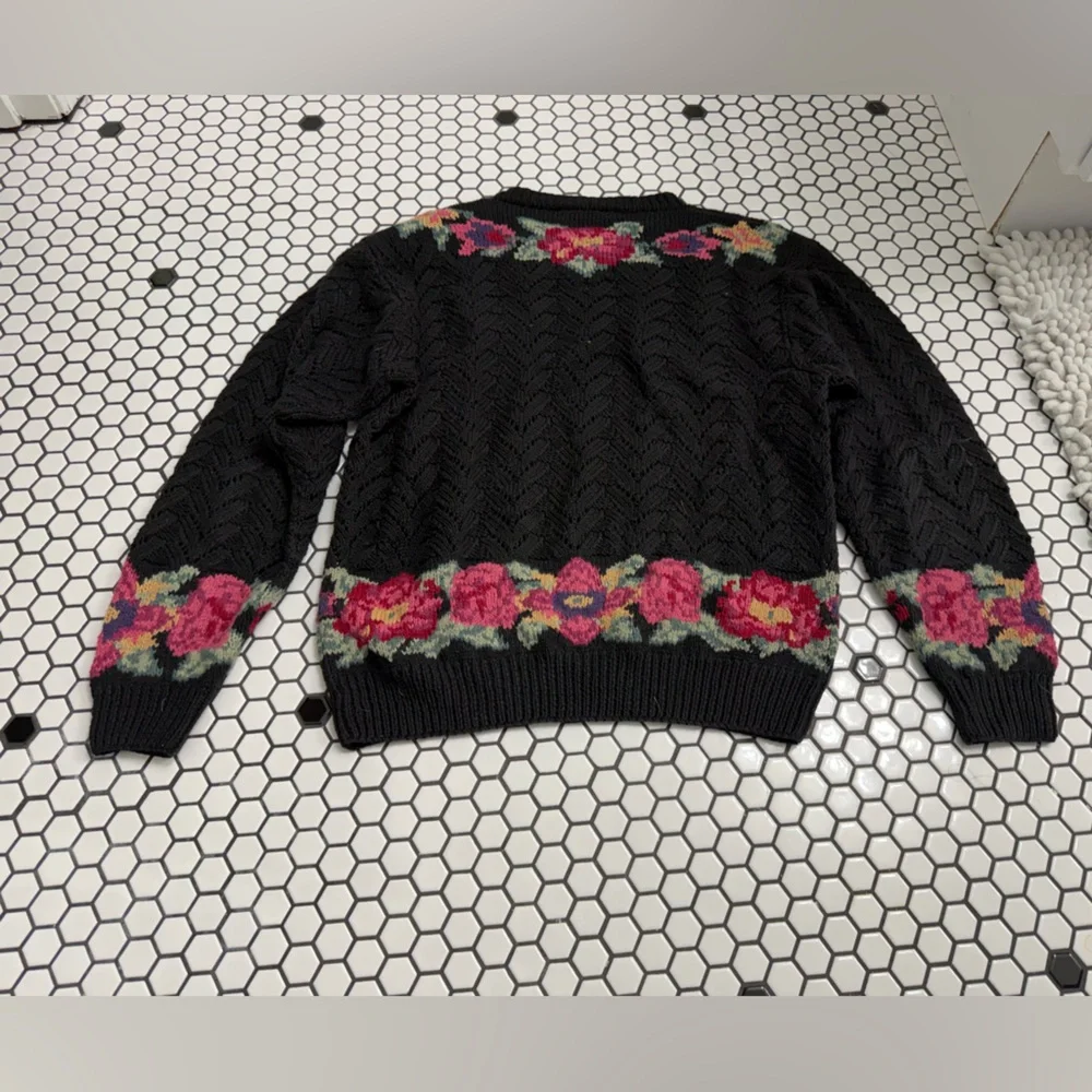 Lands end Floral Black Sweater size medium
